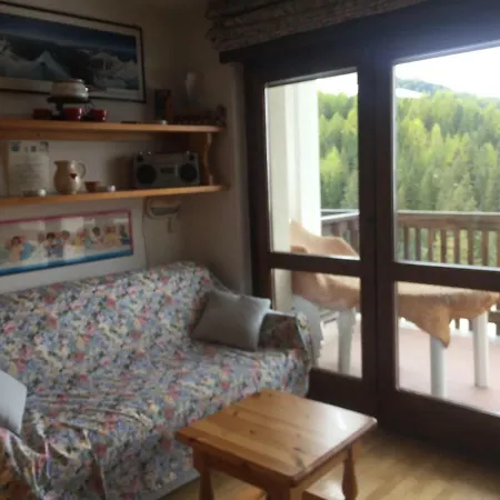 Cozy Excellent Location, 100 M Starting 