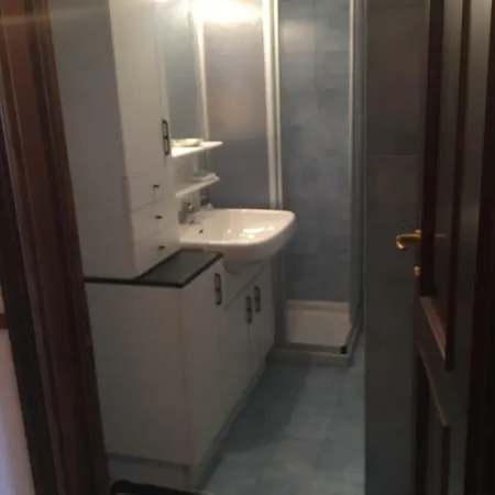 Apartman Cozy Excellent Location, 100 M Starting 