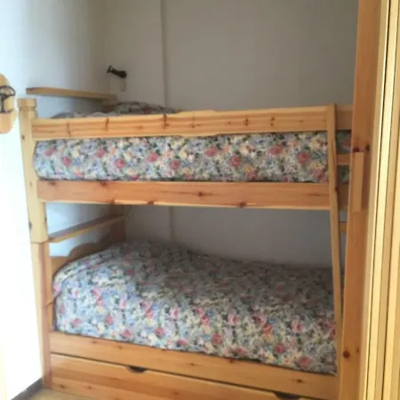 Apartman Cozy Excellent Location, 100 M Starting 