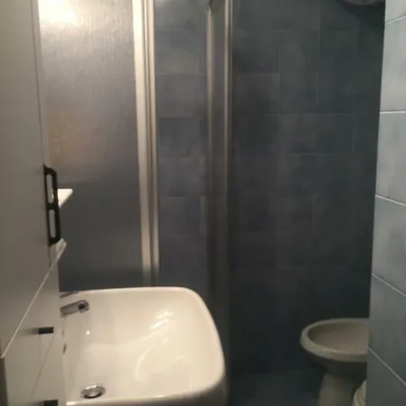 Apartmán Cozy Excellent Location, 100 M Starting 
